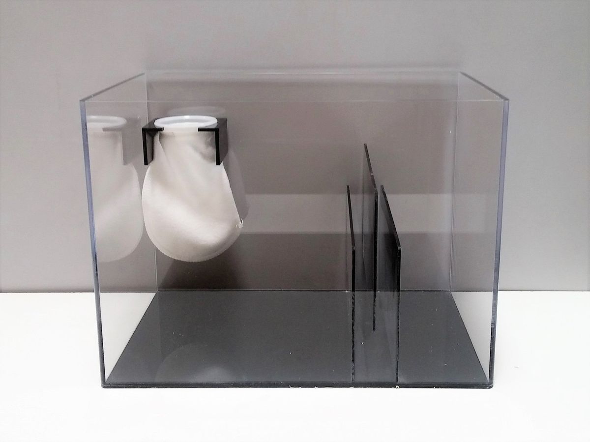 REF# COM144 - Cube Tank Combo - Tank, Basic Sump, and Black Stand, photo 6